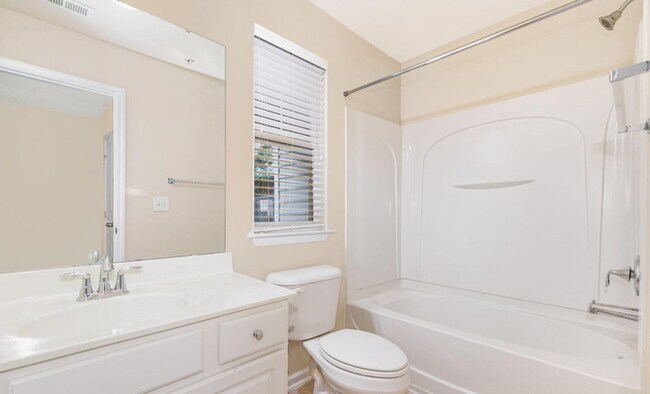 Building Photo - !!!SPECIAL $500 OFF RENT!!! Beautiful 3 Story Townhome! Ready to Rent Now