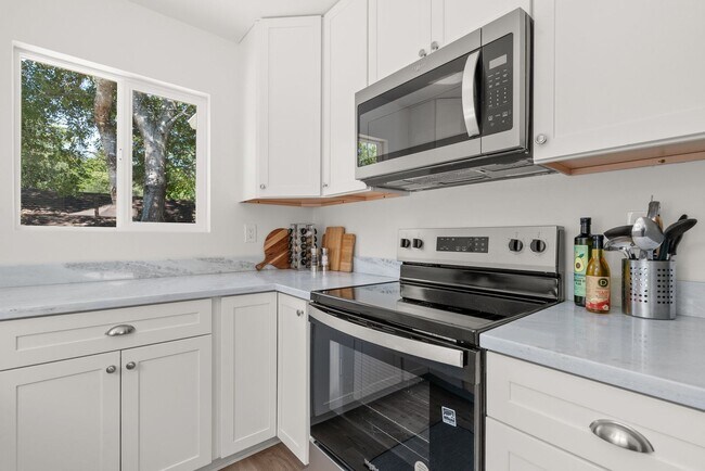 Building Photo - Spacious Newly Built ADU – Modern Comfort Close to Town