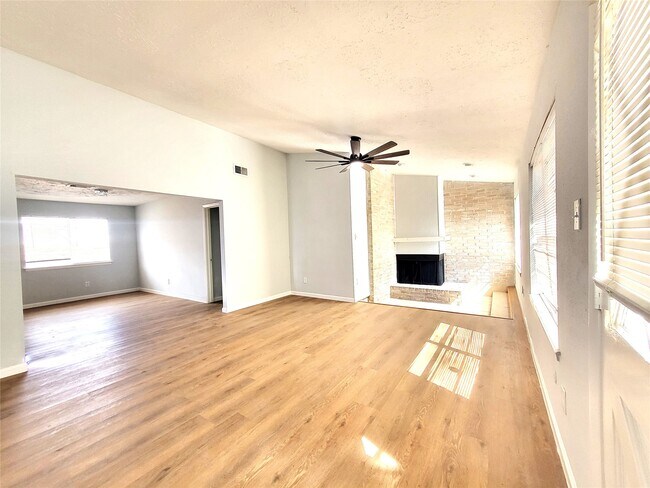 Building Photo - 11622 Old Telegraph Rd