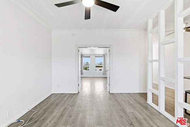 Building Photo - 4125 S Figueroa St