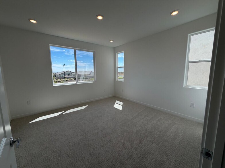 Building Photo - 8333 Mincey Wy