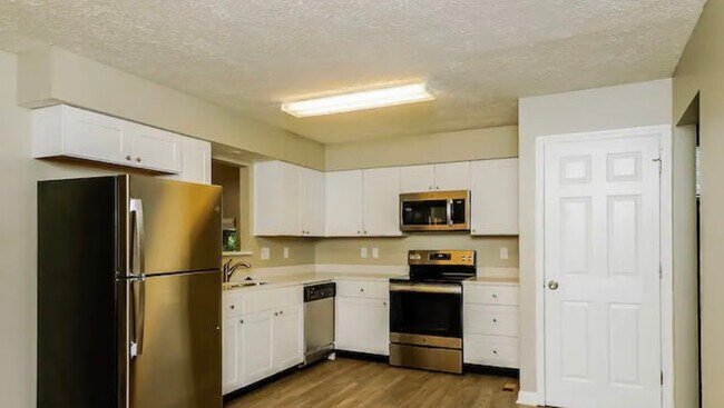 Building Photo - 6815 Turnberry Way