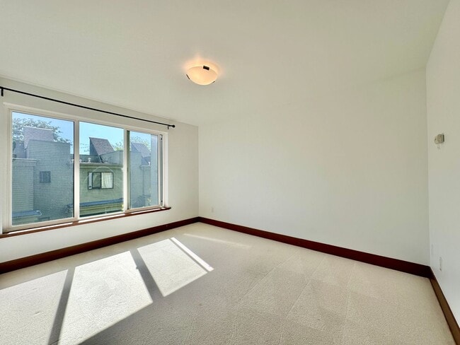 Building Photo - Stunning Townhome for Lease  in Seattle’s ...
