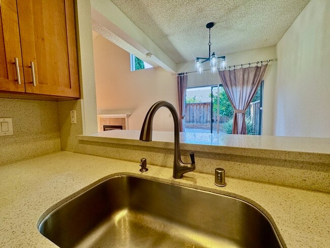 Building Photo - 1573 Timber Creek Dr