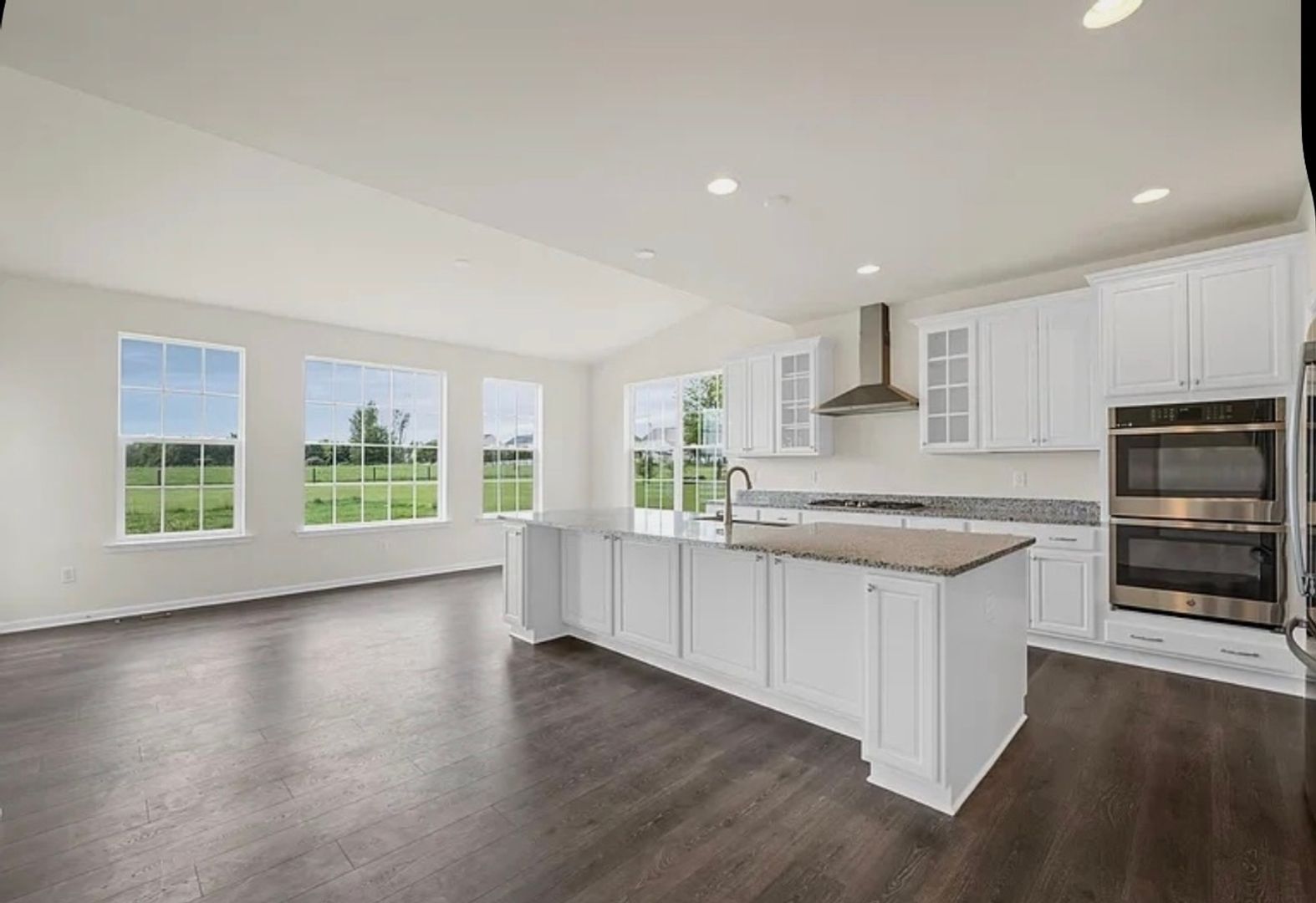 Building Photo - 635 Corbit Dr