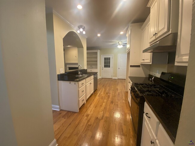 Building Photo - 338 Ivystone Dr