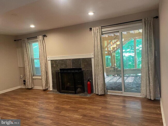 Building Photo - 6223 Rathlin Dr