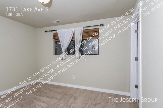 Building Photo - 1731 Lake Ave S