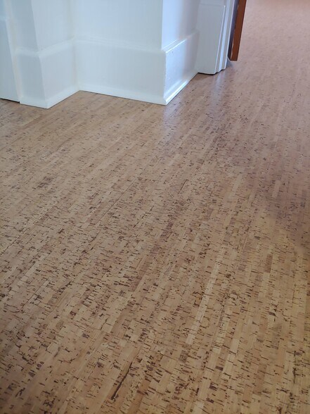 Cozy and comfortable cork flooring - 704 S Broadway Ave