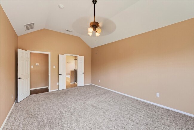 Building Photo - 417 Hackberry Dr