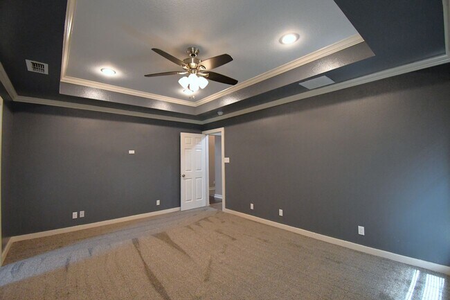 Building Photo - Lovely 4 Bedroom 2 Bath in Flint!
