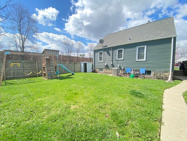 Building Photo - 3 Bedroom Home in Hammond