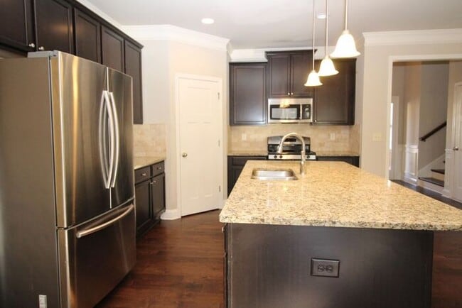 Building Photo - Brookside Crossing!
