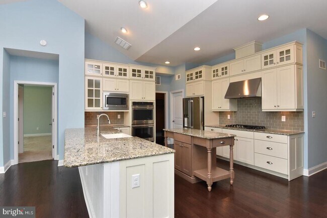 Building Photo - 16058 Rockport Dr