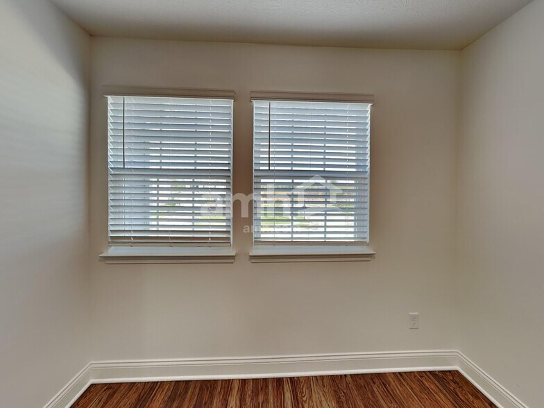 Building Photo - 969 Castor Dr
