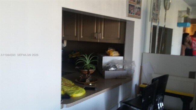 Building Photo - 10000 NW 80th Ct