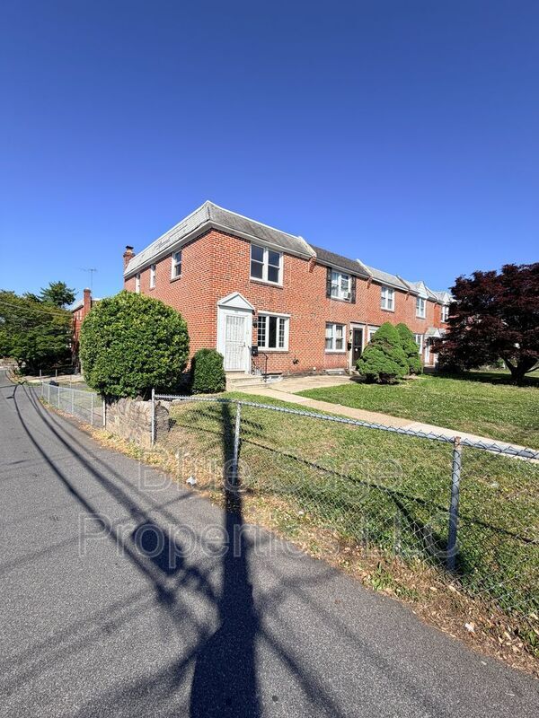 Building Photo - 66 Folcroft Ave
