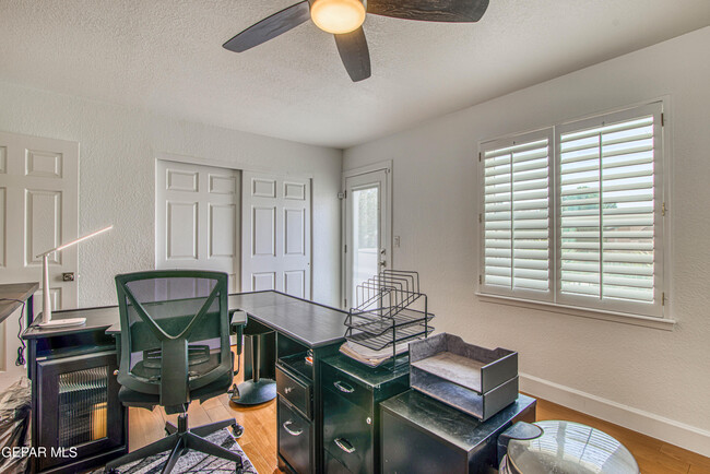 Building Photo - 6205 Brisa Del Mar Dr