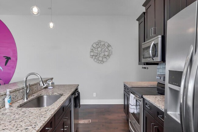 Building Photo - 12A Fern Ave