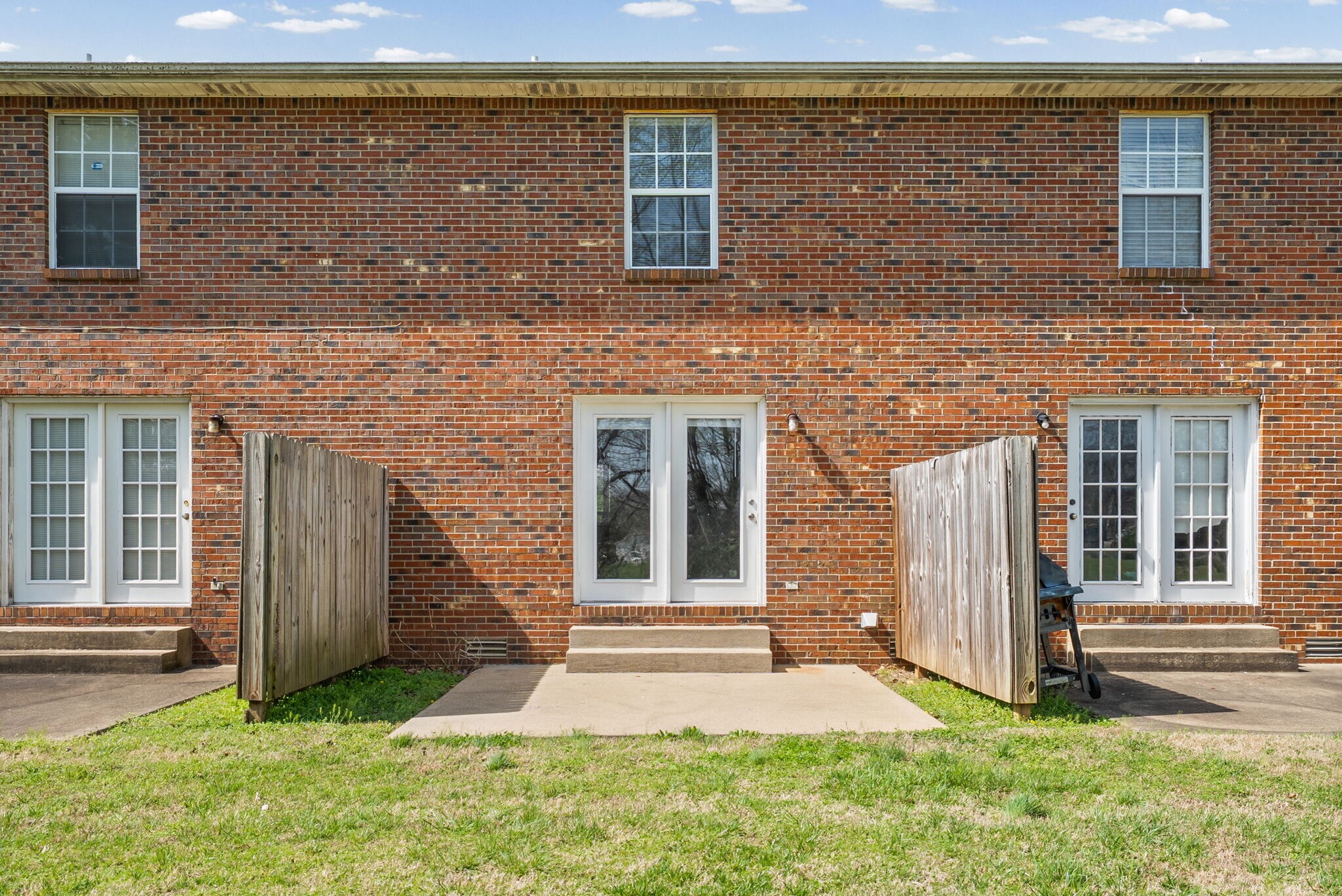 Building Photo - 280 Timber Court Dr