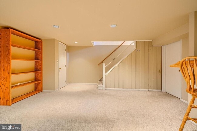 Building Photo - 372 Old Trail