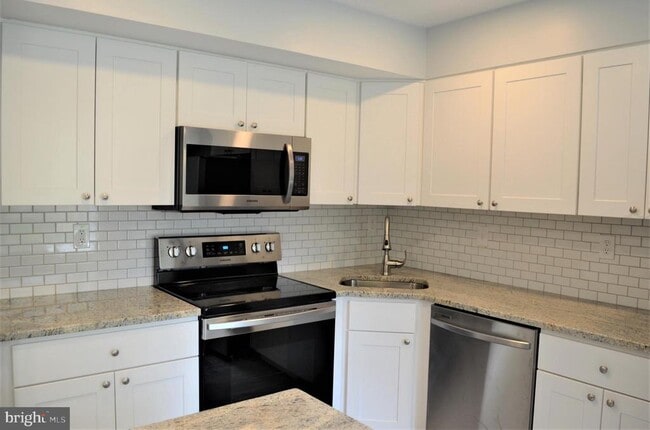 Building Photo - 14903 Neath Ct