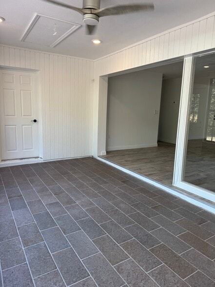 Building Photo - 4142 Iola Dr