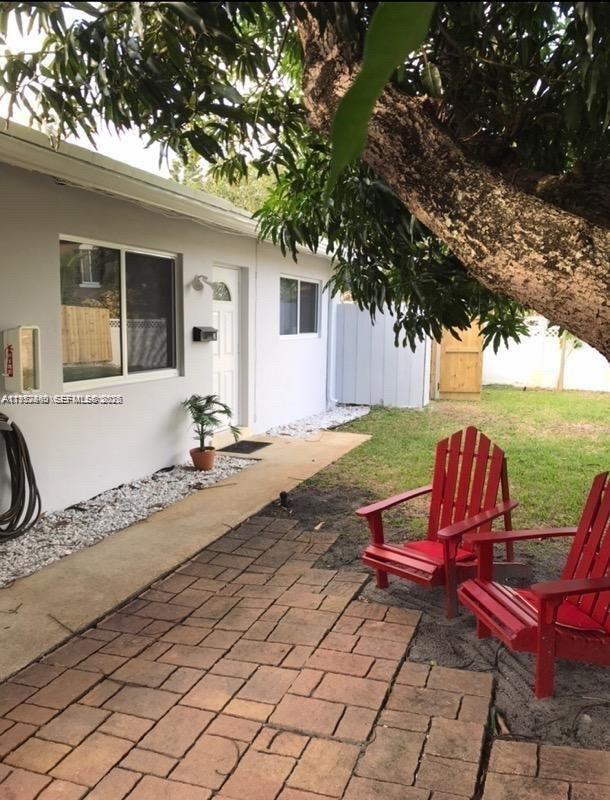 Building Photo - 1061 NE 34th St