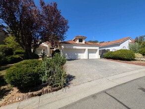 Building Photo - 3275 Formby Ln
