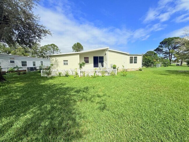 Building Photo - 220 Ellsworth Dr