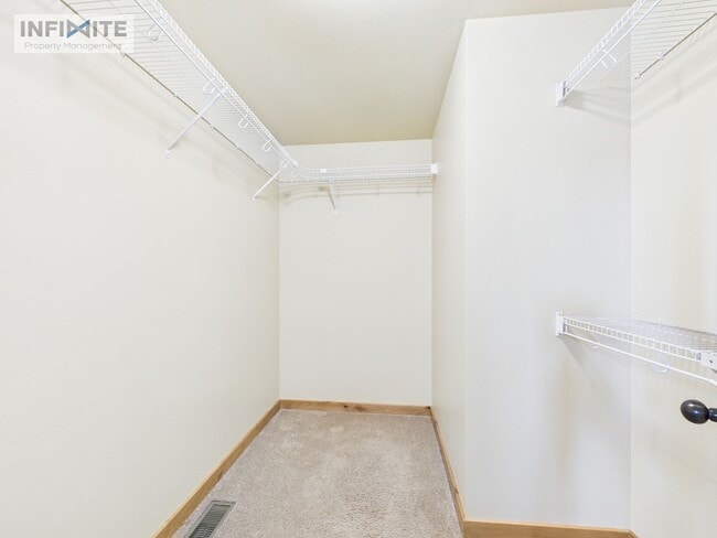 Building Photo - Move In Ready 3 Bedroom!