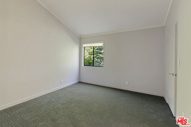 Building Photo - 1044 20th St