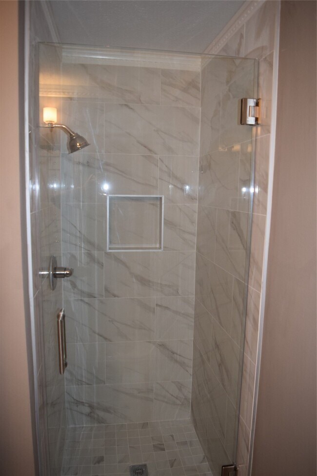 Building Photo - 2922 Crawford St