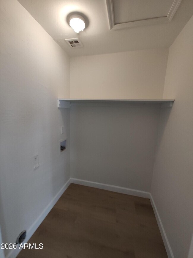 Building Photo - 2316 E Karen Dr