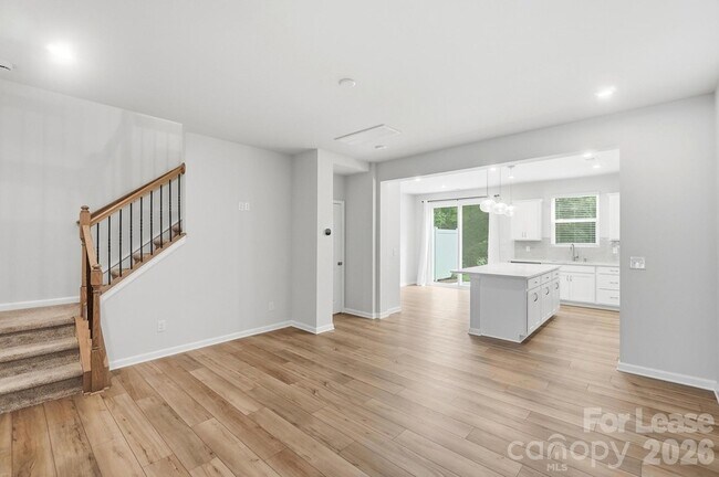 Building Photo - 14862 Tamarack Drive