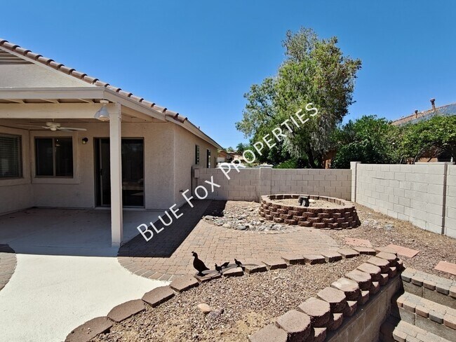Building Photo - 600 E River Walk Dr