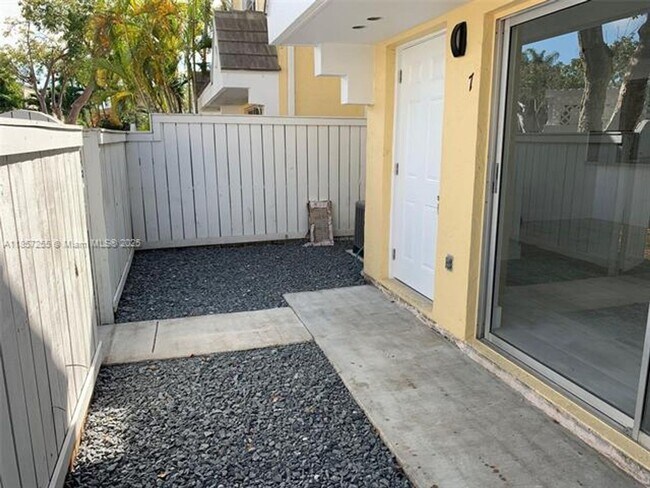 Building Photo - 6825 SW 45th Ln
