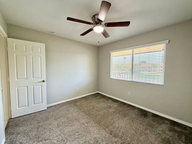 Building Photo - 13076 Cross Creek Ct