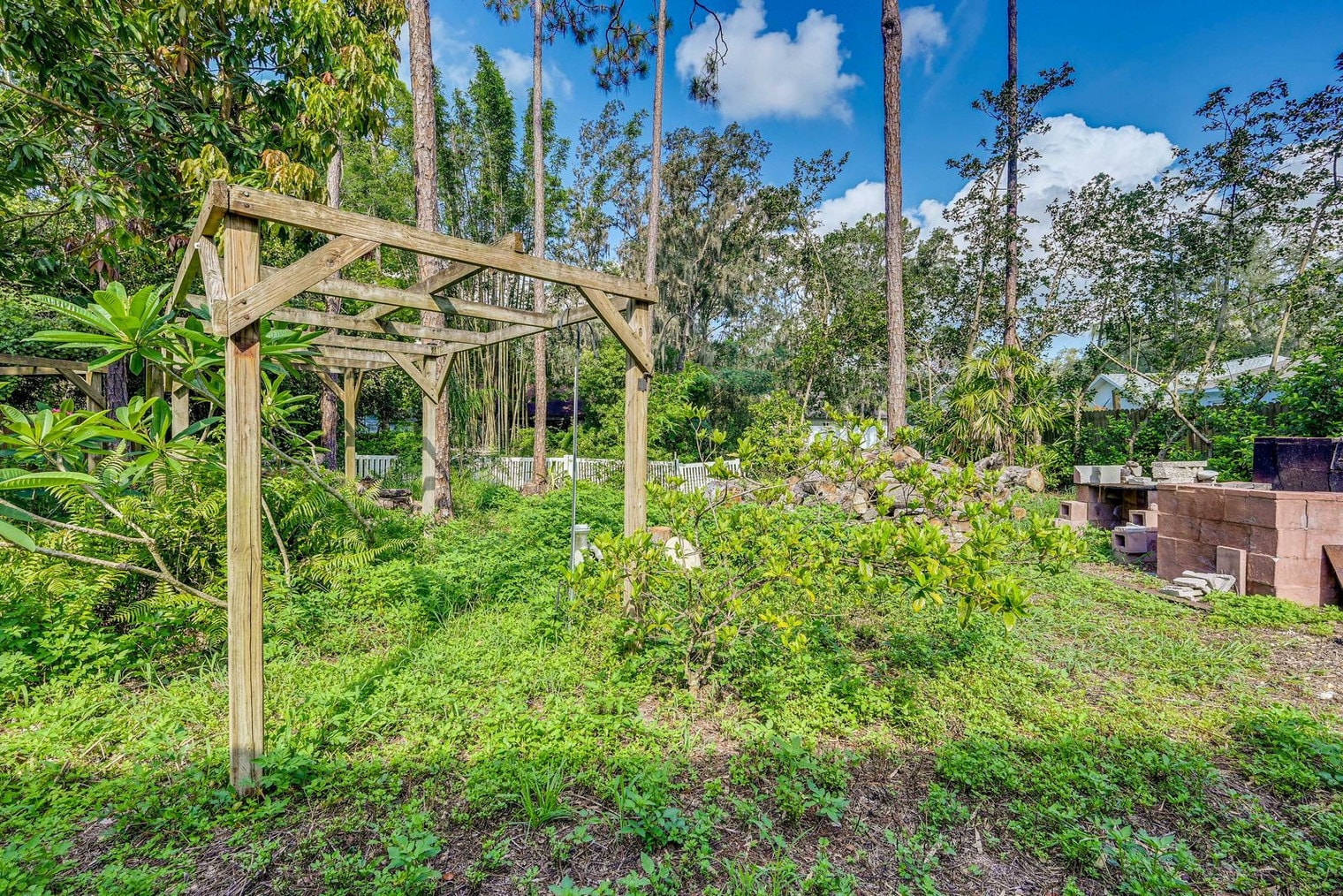 Building Photo - 10444 Copperwood Dr