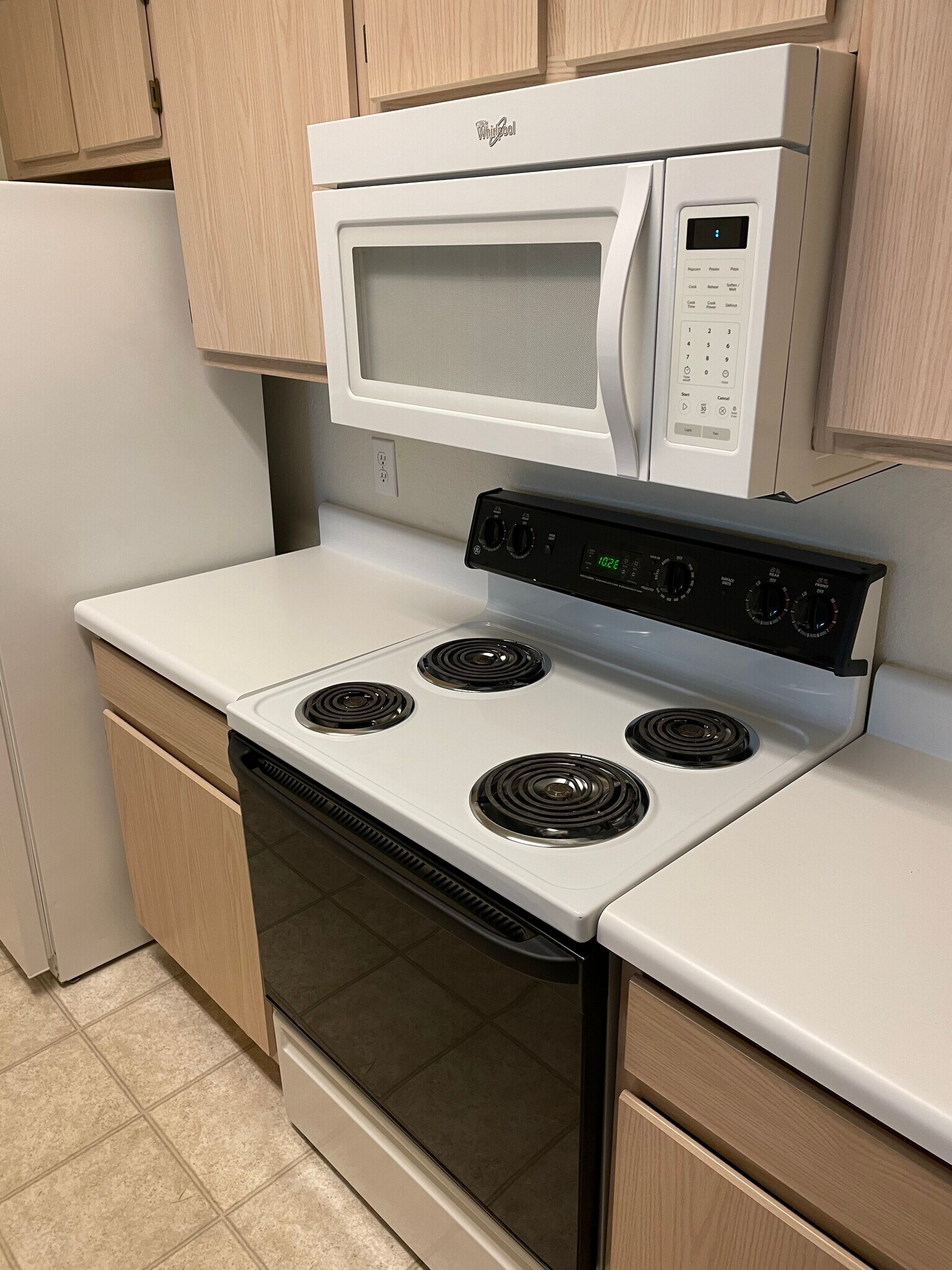 Building Photo - 5455 Vineland Rd