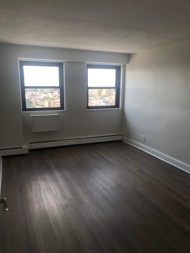 Building Photo - 5701 BLVD E