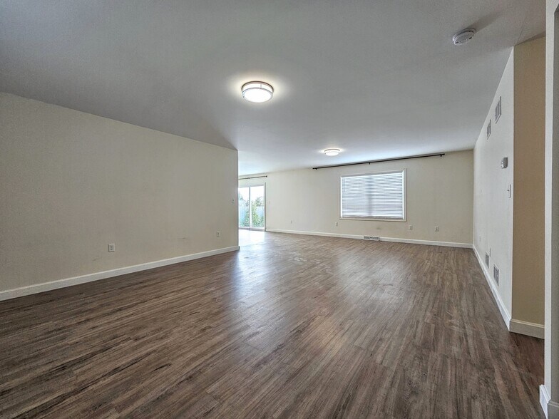 Building Photo - 13 Overlook Ln