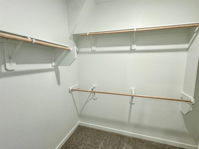 Building Photo - 5835 Majestic Sky Dr