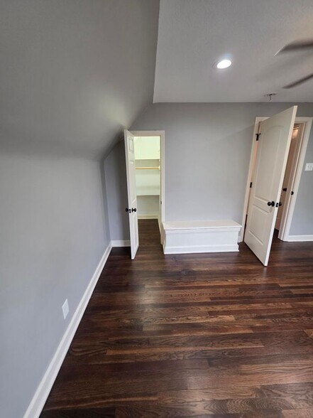 Building Photo - 10826 E Ayers Ave