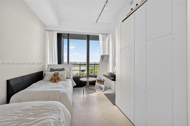 Building Photo - 9705 Collins Ave