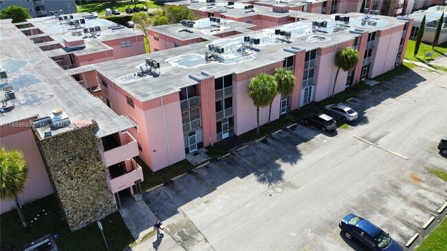 Building Photo - 19715 SW 114th Ave
