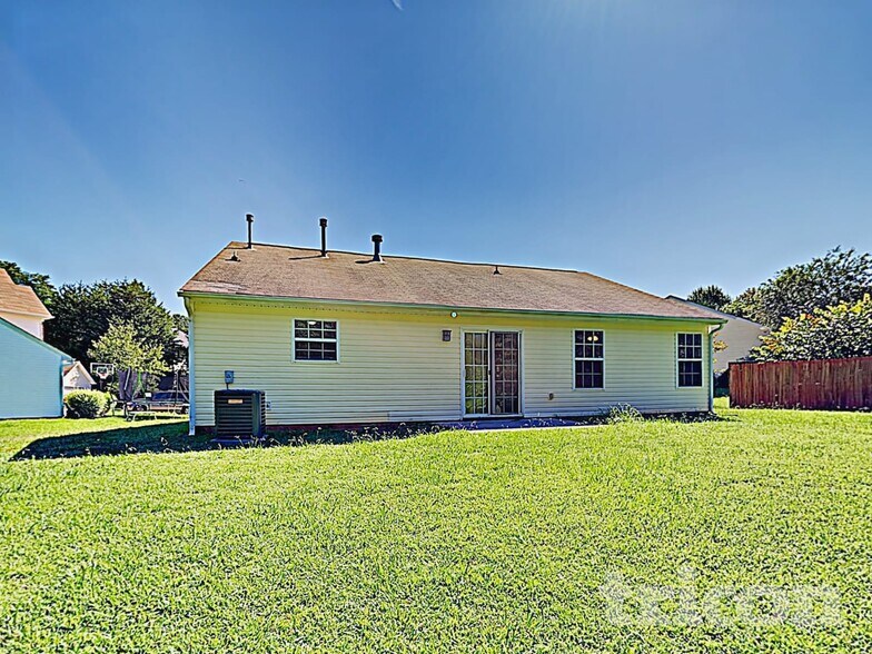 Building Photo - 11110 Nolet Ct