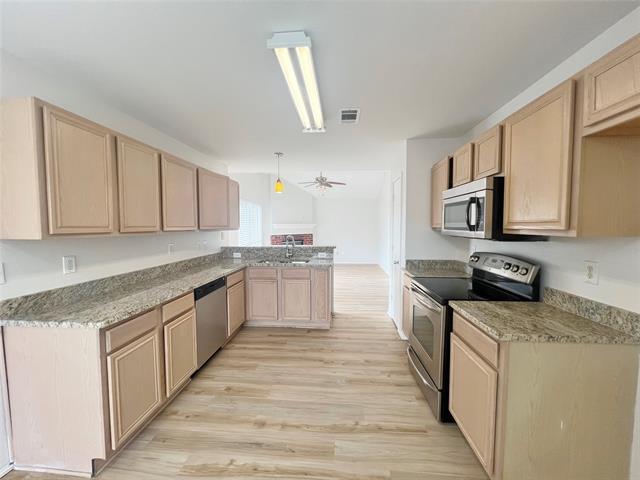 Building Photo - 6905 Fairfield Dr