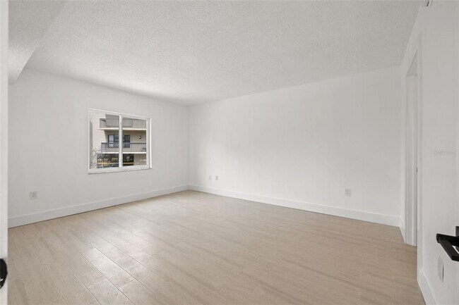 Building Photo - 301 87th Ave