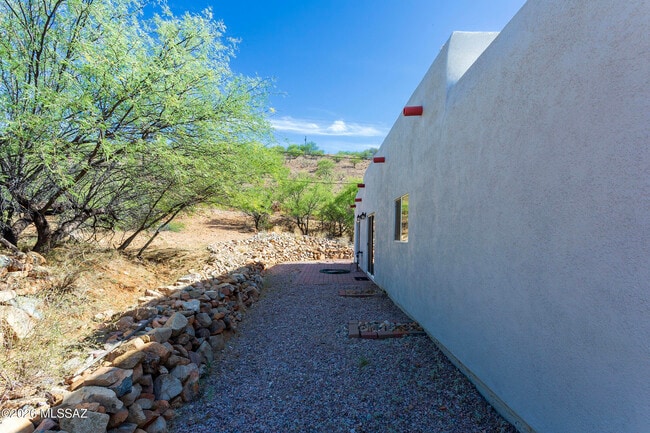 Building Photo - 290 Via Mantaraya